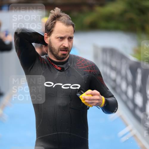 25.08.2024 - Elbe Triathlon Hamburg H.Heesch http://msf.ph/oto/6833442 25.08.2024 08:32:52 Schwimmen 42, 50, 91, 105 meine-sportfotos.de