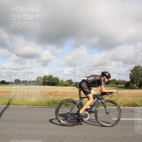 25.08.2024 - Elbe Triathlon Hamburg Fuchs,  Jonas http://msf.ph/oto/6833470 25.08.2024 09:54:57 Radfahren 443, 534, 213, 295 meine-sportfotos.de