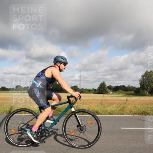 25.08.2024 - Elbe Triathlon Hamburg Fuchs,  Jonas http://msf.ph/oto/6833491 25.08.2024 09:55:23 Radfahren 217, 279, 408 meine-sportfotos.de