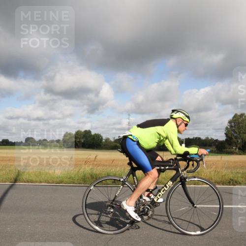 25.08.2024 - Elbe Triathlon Hamburg Fuchs,  Jonas http://msf.ph/oto/6833496 25.08.2024 09:55:28 Radfahren 217, 279, 408, 387, 505, 283 meine-sportfotos.de