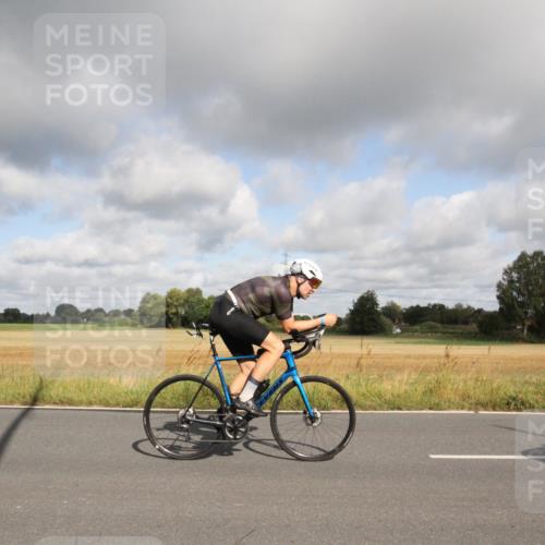 25.08.2024 - Elbe Triathlon Hamburg Fuchs,  Jonas http://msf.ph/oto/6833502 25.08.2024 09:55:32 Radfahren 408, 387, 505, 283, 318 meine-sportfotos.de