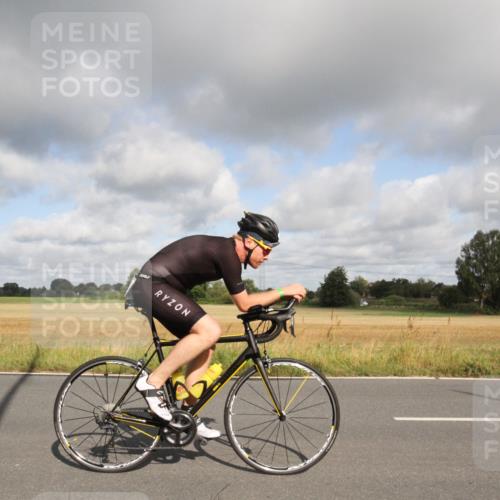 25.08.2024 - Elbe Triathlon Hamburg Fuchs,  Jonas http://msf.ph/oto/6833506 25.08.2024 09:55:34 Radfahren 408, 387, 505, 283, 318, 252 meine-sportfotos.de