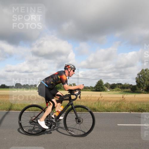 25.08.2024 - Elbe Triathlon Hamburg Fuchs,  Jonas http://msf.ph/oto/6833522 25.08.2024 09:55:42 Radfahren 318, 252, 480, 453, 482, 463 meine-sportfotos.de
