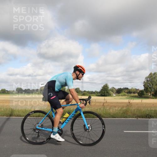 25.08.2024 - Elbe Triathlon Hamburg Fuchs,  Jonas http://msf.ph/oto/6833534 25.08.2024 09:55:52 Radfahren 482, 463, 244, 238, 230 meine-sportfotos.de
