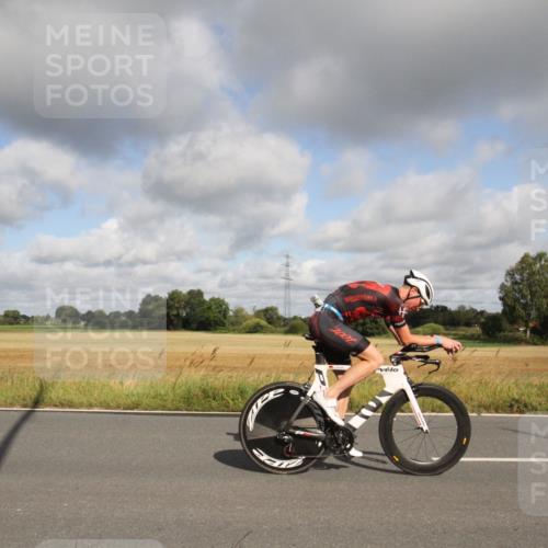 25.08.2024 - Elbe Triathlon Hamburg Fuchs,  Jonas http://msf.ph/oto/6833544 25.08.2024 09:56:00 Radfahren 230, 359, 358, 354 meine-sportfotos.de