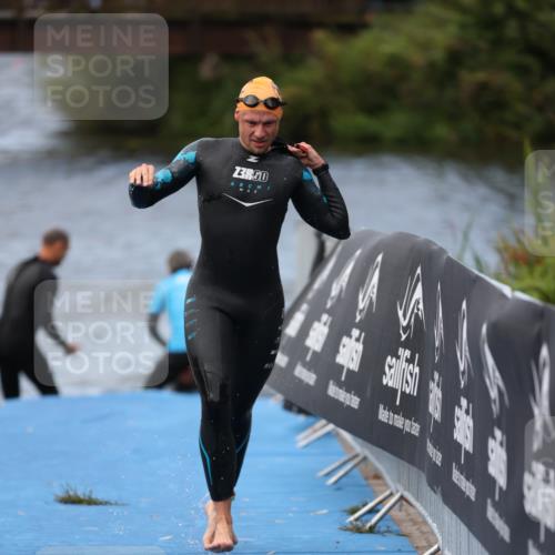 25.08.2024 - Elbe Triathlon Hamburg H.Heesch http://msf.ph/oto/6833546 25.08.2024 08:33:09 Schwimmen 50, 99, 105 meine-sportfotos.de