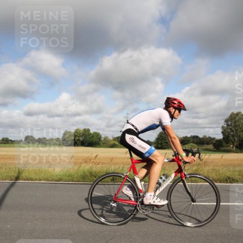 25.08.2024 - Elbe Triathlon Hamburg Fuchs,  Jonas http://msf.ph/oto/6833580 25.08.2024 09:56:33 Radfahren 398, 210, 434, 327, 409 meine-sportfotos.de