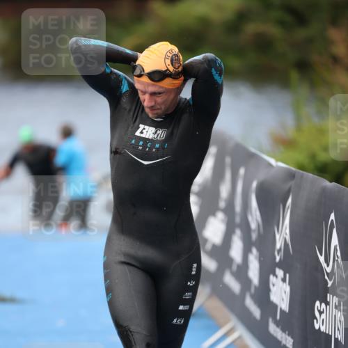25.08.2024 - Elbe Triathlon Hamburg H.Heesch http://msf.ph/oto/6833590 25.08.2024 08:33:11 Schwimmen 50, 60, 99, 105 meine-sportfotos.de