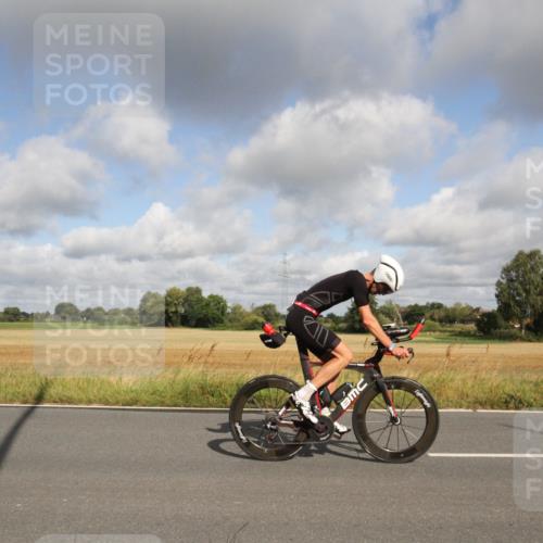 25.08.2024 - Elbe Triathlon Hamburg Fuchs,  Jonas http://msf.ph/oto/6833594 25.08.2024 09:56:47 Radfahren 421, 328, 200, 1850 meine-sportfotos.de