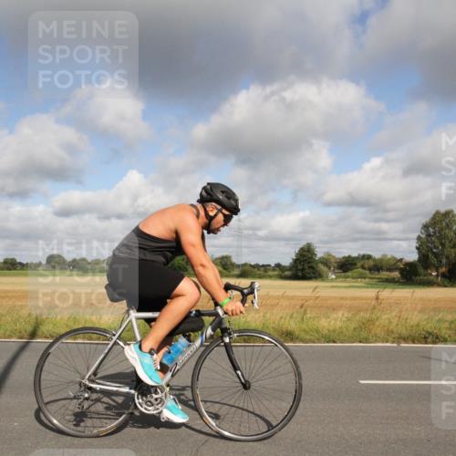 25.08.2024 - Elbe Triathlon Hamburg Fuchs,  Jonas http://msf.ph/oto/6833595 25.08.2024 09:56:47 Radfahren 421, 328, 200, 1850 meine-sportfotos.de
