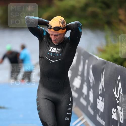 25.08.2024 - Elbe Triathlon Hamburg H.Heesch http://msf.ph/oto/6833597 25.08.2024 08:33:11 Schwimmen 50, 60, 99, 105 meine-sportfotos.de