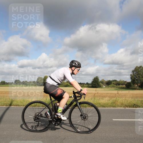 25.08.2024 - Elbe Triathlon Hamburg Fuchs,  Jonas http://msf.ph/oto/6833603 25.08.2024 09:56:54 Radfahren 328, 200, 1850, 224, 396, 205, 362 meine-sportfotos.de
