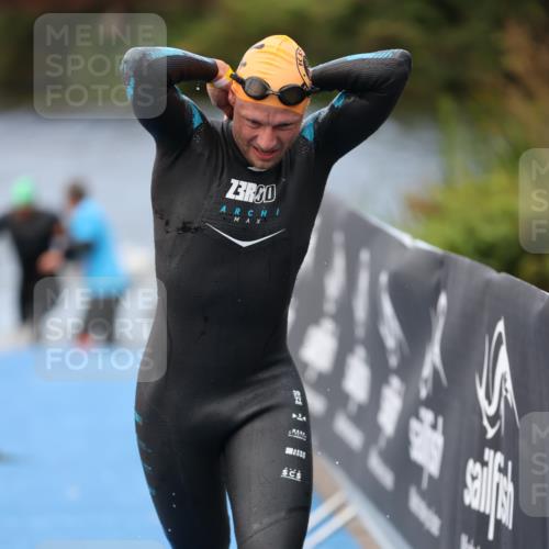 25.08.2024 - Elbe Triathlon Hamburg H.Heesch http://msf.ph/oto/6833615 25.08.2024 08:33:11 Schwimmen 50, 60, 99, 105 meine-sportfotos.de