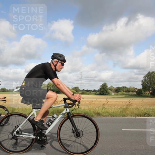 25.08.2024 - Elbe Triathlon Hamburg Fuchs,  Jonas http://msf.ph/oto/6833624 25.08.2024 09:57:19 Radfahren 303, 545, 530, 215, 382, 378, 333 meine-sportfotos.de