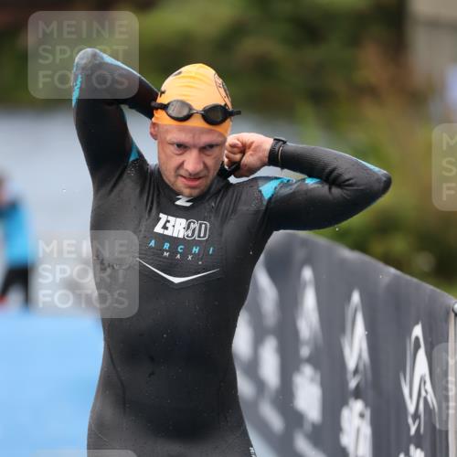 25.08.2024 - Elbe Triathlon Hamburg H.Heesch http://msf.ph/oto/6833627 25.08.2024 08:33:11 Schwimmen 50, 60, 99, 105 meine-sportfotos.de