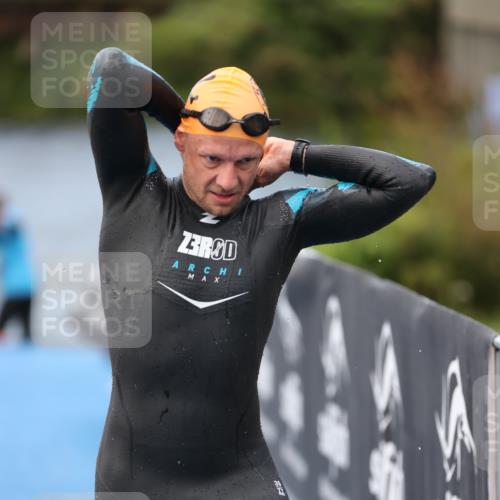 25.08.2024 - Elbe Triathlon Hamburg H.Heesch http://msf.ph/oto/6833631 25.08.2024 08:33:11 Schwimmen 50, 60, 99, 105 meine-sportfotos.de