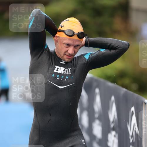 25.08.2024 - Elbe Triathlon Hamburg H.Heesch http://msf.ph/oto/6833636 25.08.2024 08:33:11 Schwimmen 50, 60, 99, 105 meine-sportfotos.de