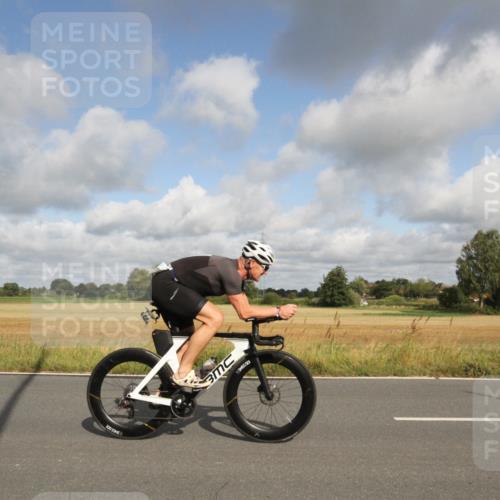 25.08.2024 - Elbe Triathlon Hamburg Fuchs,  Jonas http://msf.ph/oto/6833638 25.08.2024 09:57:26 Radfahren 215, 382, 378, 333, 447, 222 meine-sportfotos.de