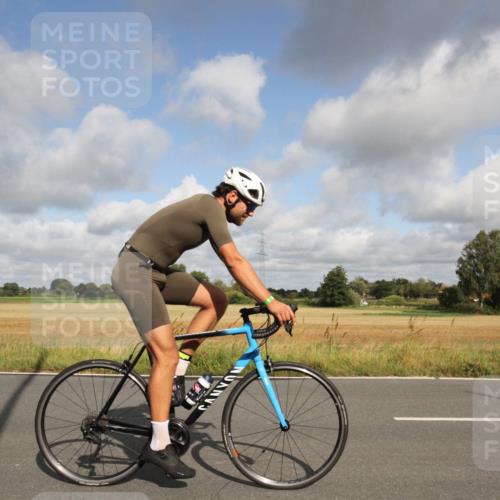 25.08.2024 - Elbe Triathlon Hamburg Fuchs,  Jonas http://msf.ph/oto/6833640 25.08.2024 09:57:28 Radfahren 378, 333, 447, 222, 372 meine-sportfotos.de
