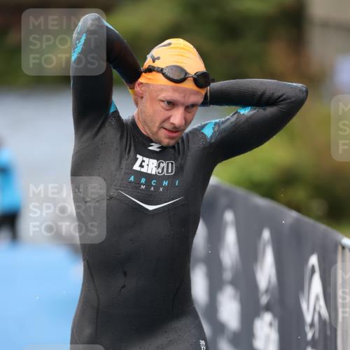 25.08.2024 - Elbe Triathlon Hamburg H.Heesch http://msf.ph/oto/6833641 25.08.2024 08:33:12 Schwimmen 50, 60, 99, 105 meine-sportfotos.de