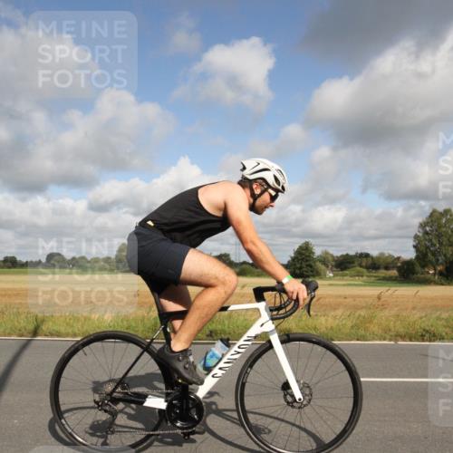25.08.2024 - Elbe Triathlon Hamburg Fuchs,  Jonas http://msf.ph/oto/6833653 25.08.2024 09:57:40 Radfahren 485, 435, 236, 235, 267 meine-sportfotos.de