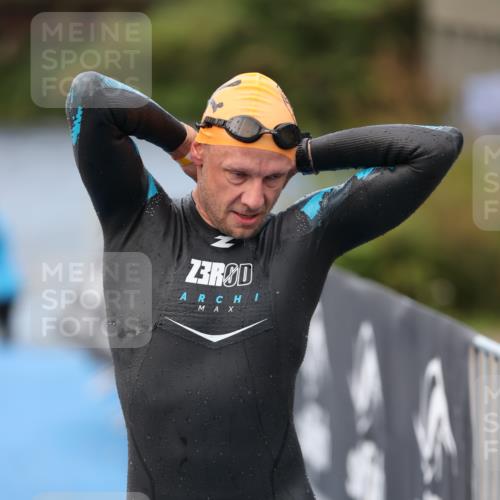 25.08.2024 - Elbe Triathlon Hamburg H.Heesch http://msf.ph/oto/6833658 25.08.2024 08:33:12 Schwimmen 50, 60, 99, 105 meine-sportfotos.de