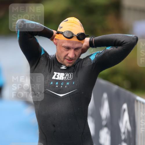 25.08.2024 - Elbe Triathlon Hamburg H.Heesch http://msf.ph/oto/6833663 25.08.2024 08:33:12 Schwimmen 50, 60, 99, 105 meine-sportfotos.de