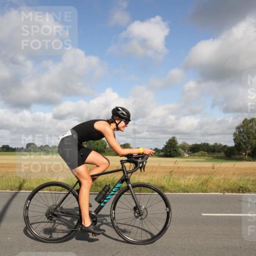 25.08.2024 - Elbe Triathlon Hamburg Fuchs,  Jonas http://msf.ph/oto/6833665 25.08.2024 09:57:48 Radfahren 235, 267, 376, 484, 264 meine-sportfotos.de