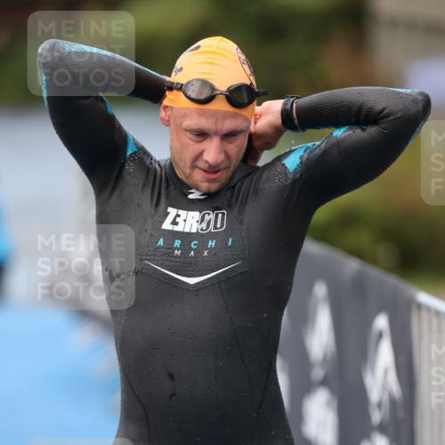 25.08.2024 - Elbe Triathlon Hamburg H.Heesch http://msf.ph/oto/6833667 25.08.2024 08:33:12 Schwimmen 50, 60, 99, 105 meine-sportfotos.de