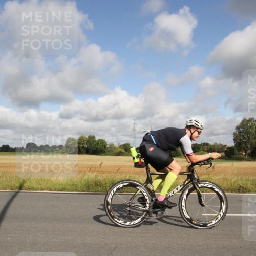 25.08.2024 - Elbe Triathlon Hamburg Fuchs,  Jonas http://msf.ph/oto/6833673 25.08.2024 09:58:02 Radfahren 317, 548, 470 meine-sportfotos.de