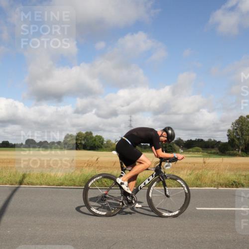 25.08.2024 - Elbe Triathlon Hamburg Fuchs,  Jonas http://msf.ph/oto/6833700 25.08.2024 09:58:38 Radfahren 455, 285, 388, 345, 417 meine-sportfotos.de