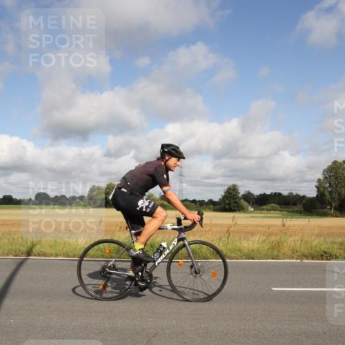 25.08.2024 - Elbe Triathlon Hamburg Fuchs,  Jonas http://msf.ph/oto/6833704 25.08.2024 09:58:41 Radfahren 455, 285, 388, 345, 417, 282 meine-sportfotos.de