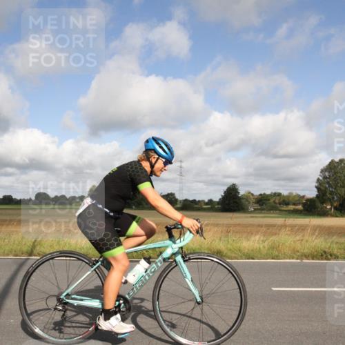 25.08.2024 - Elbe Triathlon Hamburg Fuchs,  Jonas http://msf.ph/oto/6833741 25.08.2024 09:59:24 Radfahren 508, 497, 128, 251 meine-sportfotos.de