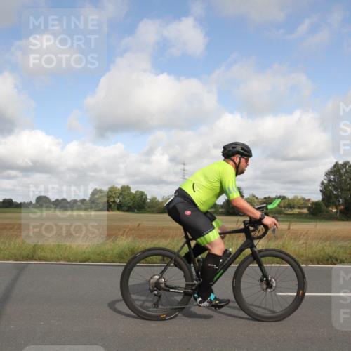25.08.2024 - Elbe Triathlon Hamburg Fuchs,  Jonas http://msf.ph/oto/6833745 25.08.2024 09:59:29 Radfahren 128, 251, 270, 456, 341, 543, 391 meine-sportfotos.de