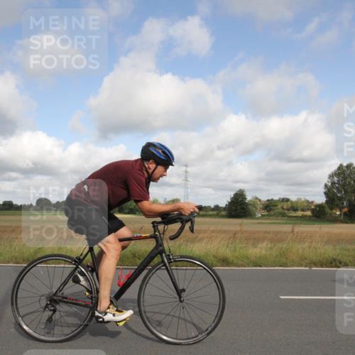 25.08.2024 - Elbe Triathlon Hamburg Fuchs,  Jonas http://msf.ph/oto/6833754 25.08.2024 09:59:31 Radfahren 128, 251, 270, 456, 341, 543, 391 meine-sportfotos.de