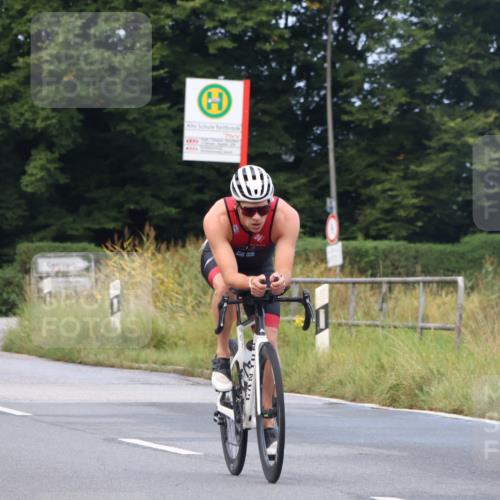 25.08.2024 - Elbe Triathlon Hamburg Fuchs,  Jonas http://msf.ph/oto/6833764 25.08.2024 08:34:21 Radfahren 85 meine-sportfotos.de