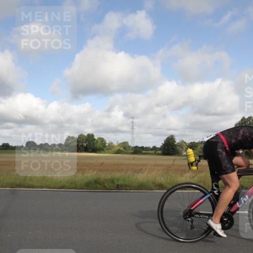 25.08.2024 - Elbe Triathlon Hamburg Fuchs,  Jonas http://msf.ph/oto/6833765 25.08.2024 09:59:33 Radfahren 251, 270, 456, 341, 543, 391 meine-sportfotos.de