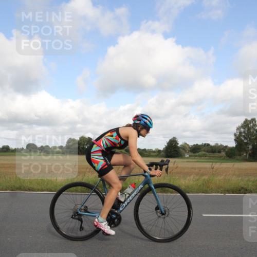 25.08.2024 - Elbe Triathlon Hamburg Fuchs,  Jonas http://msf.ph/oto/6833804 25.08.2024 10:00:07 Radfahren 351, 507, 384, 438 meine-sportfotos.de