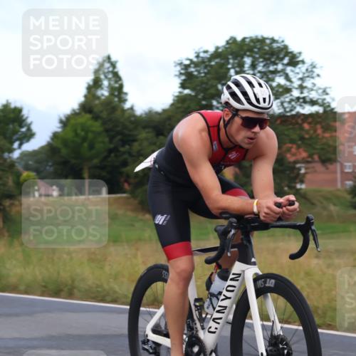 25.08.2024 - Elbe Triathlon Hamburg Fuchs,  Jonas http://msf.ph/oto/6833809 25.08.2024 08:34:23 Radfahren 85 meine-sportfotos.de