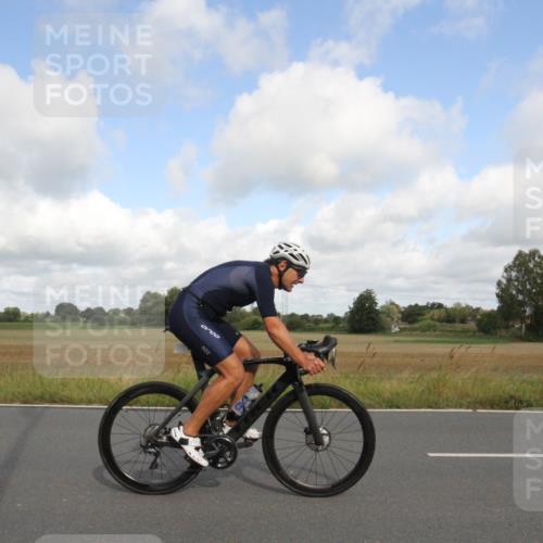 25.08.2024 - Elbe Triathlon Hamburg Fuchs,  Jonas http://msf.ph/oto/6833814 25.08.2024 10:00:10 Radfahren 507, 384, 438 meine-sportfotos.de