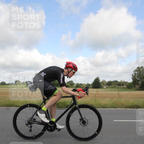 25.08.2024 - Elbe Triathlon Hamburg Fuchs,  Jonas http://msf.ph/oto/6833833 25.08.2024 10:00:41 Radfahren 321, 339, 290, 385, 305 meine-sportfotos.de