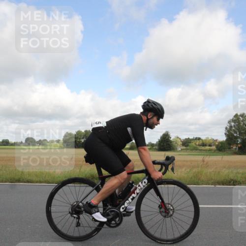 25.08.2024 - Elbe Triathlon Hamburg Fuchs,  Jonas http://msf.ph/oto/6833837 25.08.2024 10:00:45 Radfahren 321, 339, 290, 385, 305, 401, 547 meine-sportfotos.de