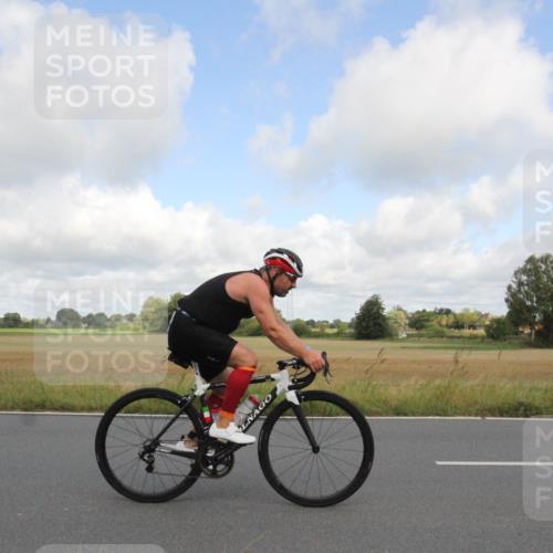 25.08.2024 - Elbe Triathlon Hamburg Fuchs,  Jonas http://msf.ph/oto/6833847 25.08.2024 10:00:48 Radfahren 385, 305, 401, 547, 407 meine-sportfotos.de