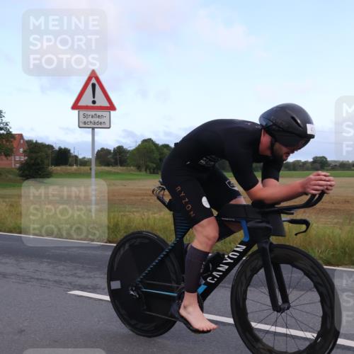 25.08.2024 - Elbe Triathlon Hamburg Fuchs,  Jonas http://msf.ph/oto/6833860 25.08.2024 08:35:26 Radfahren 47 meine-sportfotos.de