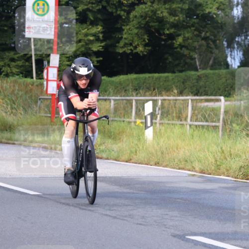 25.08.2024 - Elbe Triathlon Hamburg Fuchs,  Jonas http://msf.ph/oto/6833870 25.08.2024 08:36:28 Radfahren 65 meine-sportfotos.de