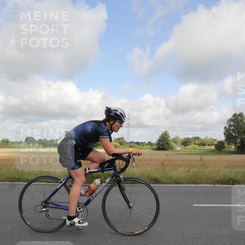25.08.2024 - Elbe Triathlon Hamburg Fuchs,  Jonas http://msf.ph/oto/6833879 25.08.2024 10:01:03 Radfahren 214, 550, 544, 440, 406 meine-sportfotos.de