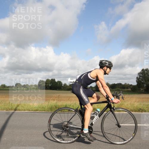 25.08.2024 - Elbe Triathlon Hamburg Fuchs,  Jonas http://msf.ph/oto/6833909 25.08.2024 10:01:25 Radfahren 355, 424 meine-sportfotos.de