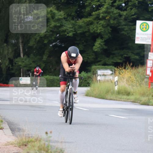 25.08.2024 - Elbe Triathlon Hamburg Fuchs,  Jonas http://msf.ph/oto/6833915 25.08.2024 08:37:54 Radfahren 78, 82 meine-sportfotos.de
