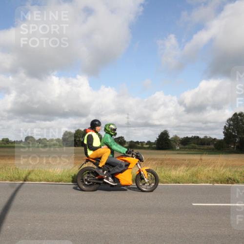25.08.2024 - Elbe Triathlon Hamburg Fuchs,  Jonas http://msf.ph/oto/6833916 25.08.2024 10:01:26 Radfahren 355, 424 meine-sportfotos.de