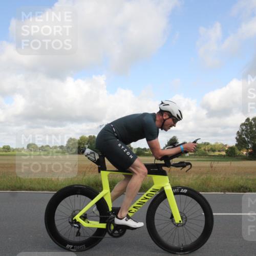 25.08.2024 - Elbe Triathlon Hamburg Fuchs,  Jonas http://msf.ph/oto/6833921 25.08.2024 10:01:46 Radfahren 431 meine-sportfotos.de